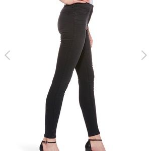 SALE! Mott and Bow Skinny Jeans
